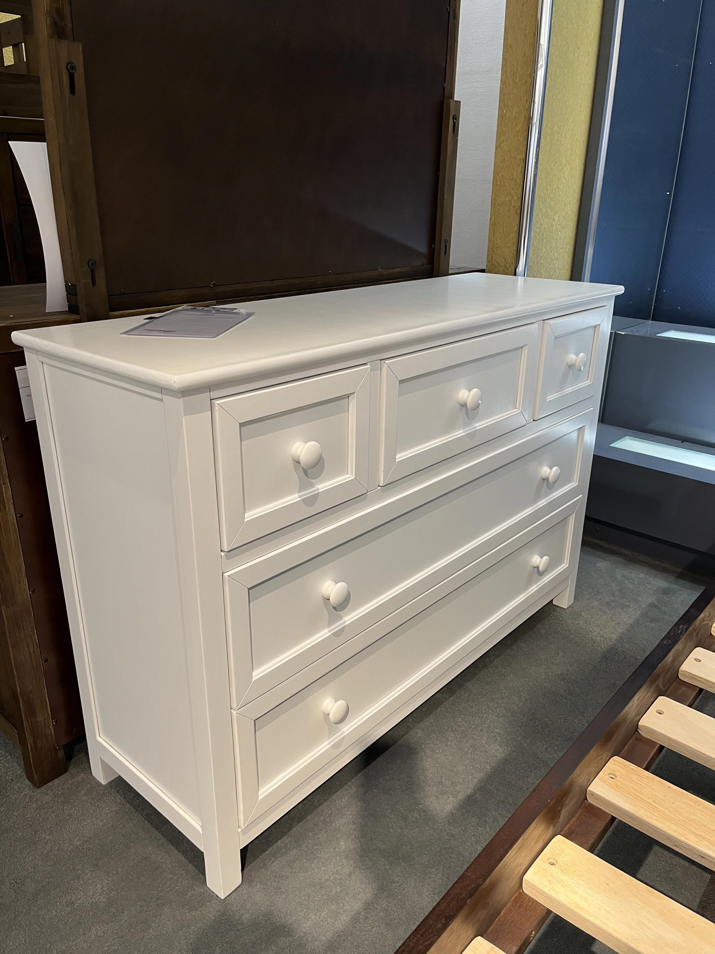 Hillsdale Dresser 1325996 5 Drawer Dresser Dunk & Bright Furniture